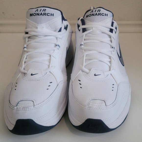 Nike - Picture 3 of 4